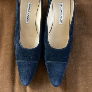 Manolo Blahnik navy blue suede pumps